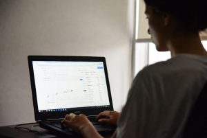 What’s the easiest way to make money online?