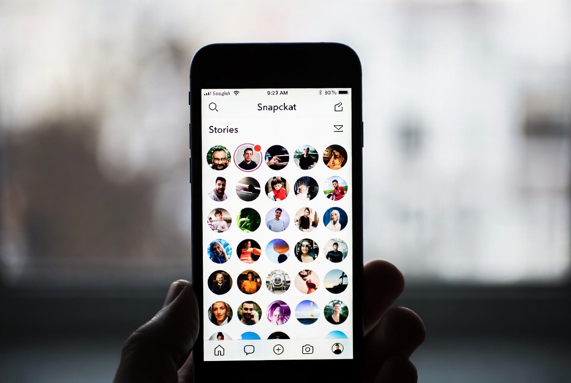 Why are my Snapchat stories not showing to others?